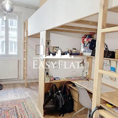 Fully-equipped Family With 3-bedroom, Batignolles, By Easyflat * Párizs